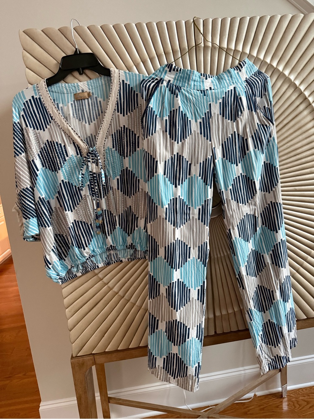 Skemo Blue & White Geometric Wide-Leg Set